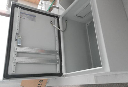 屏蔽房建设中机柜有什么作用？
